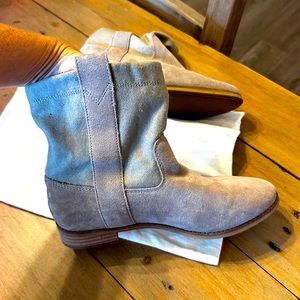 Toms Women's Laurel Taupe/Suede SLOUCH Boots Size 7 Excellent Condition! NWB!